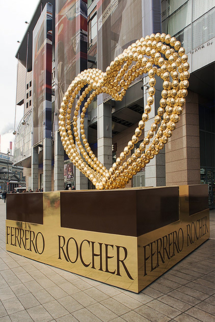 Ferrero Rocher: Heart on a plinth